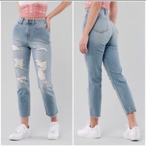 Hollister Ultra High-Rise Mom Vintage Stretch Ankle Jean